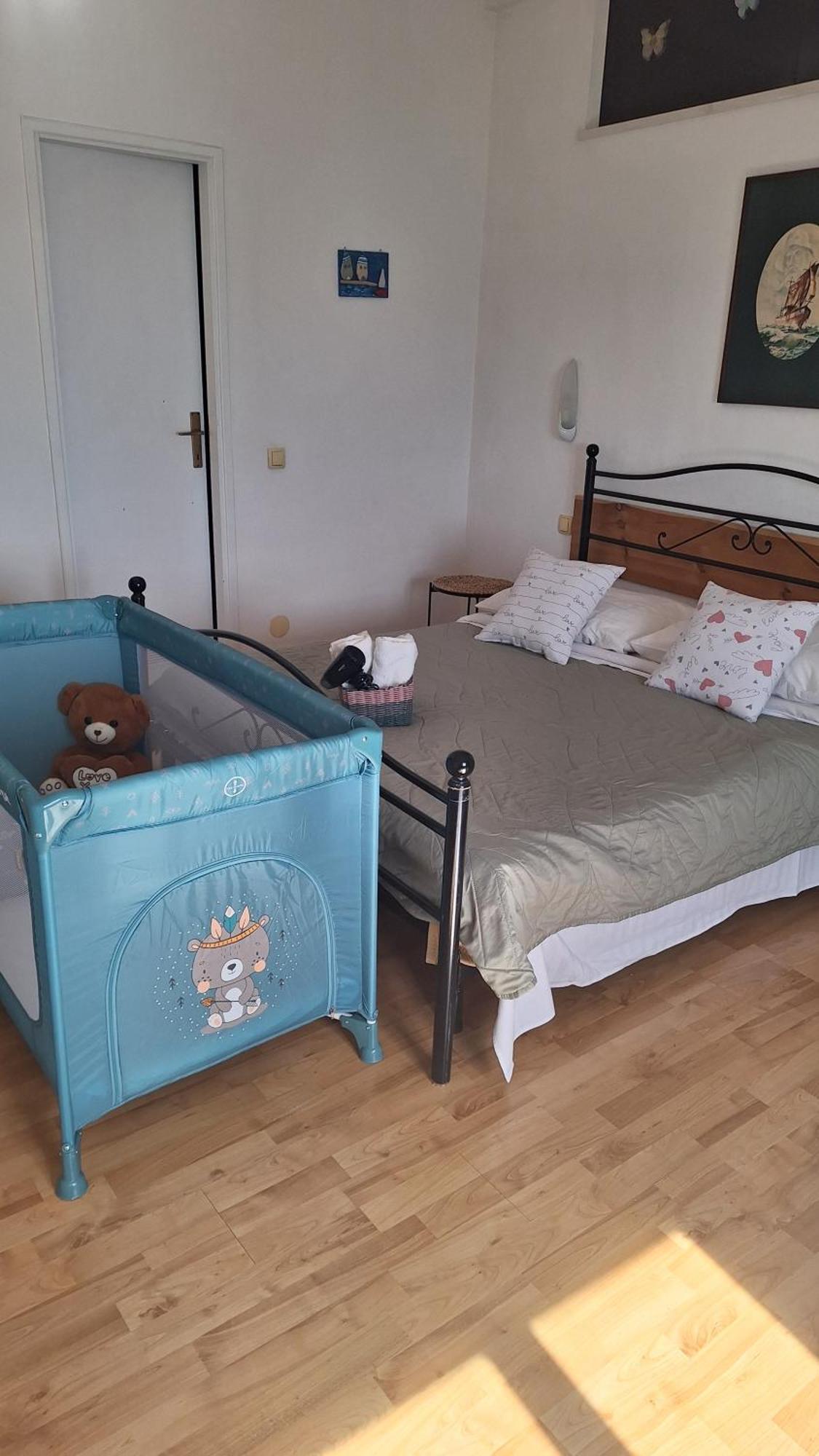 Apartmani Mary Дуги Рат Екстериор снимка