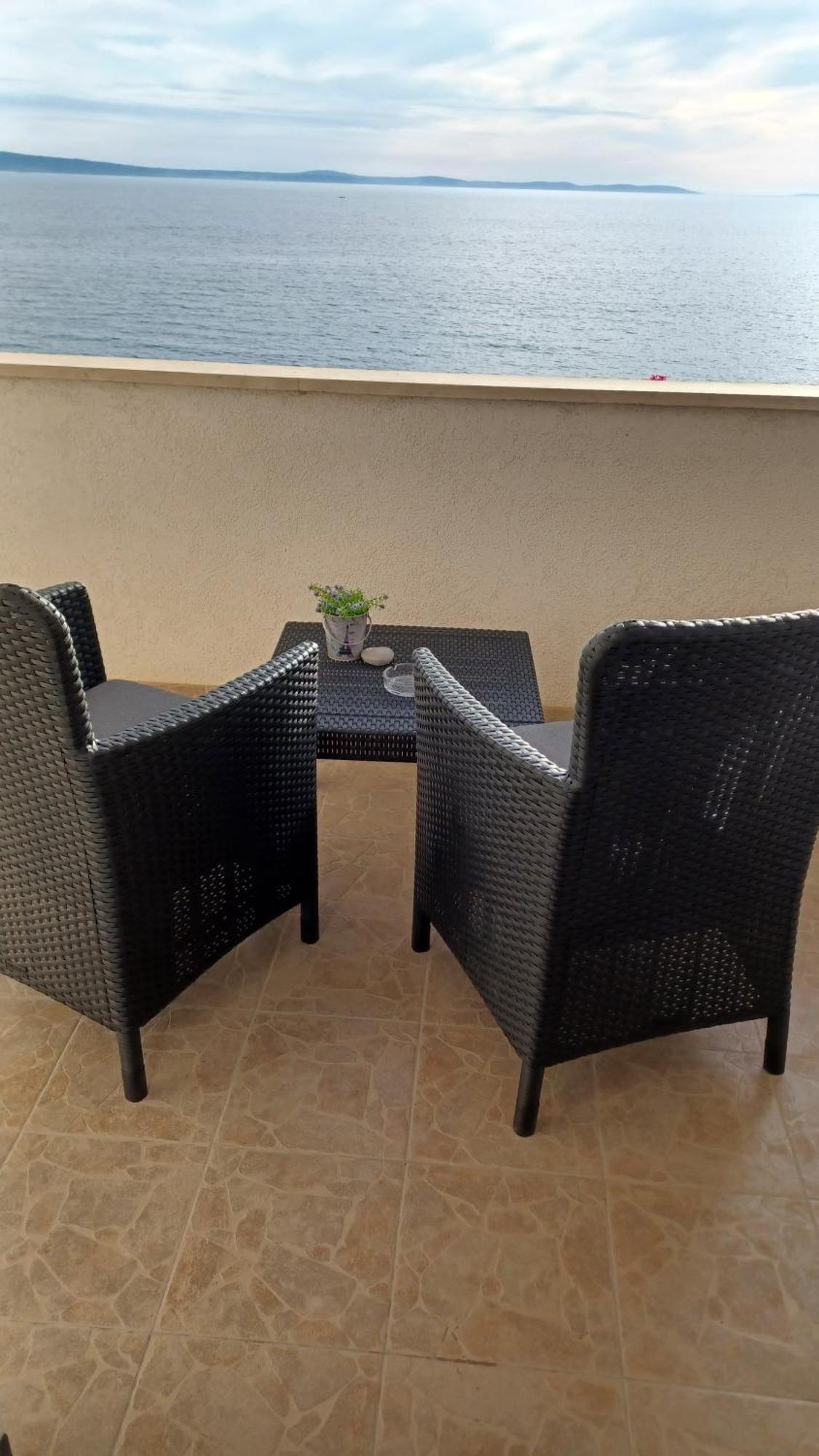 Apartmani Mary Дуги Рат Екстериор снимка