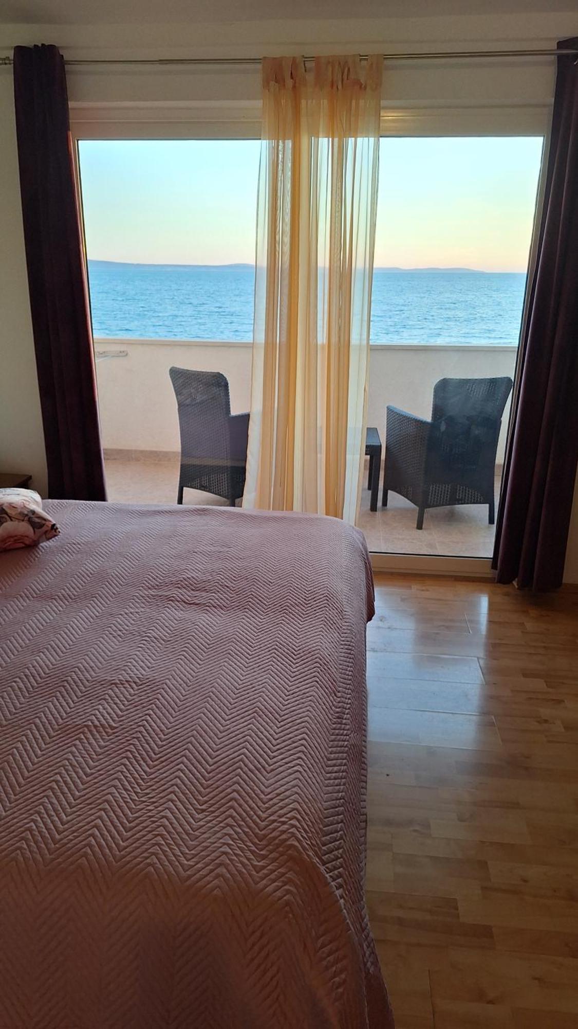 Apartmani Mary Дуги Рат Екстериор снимка